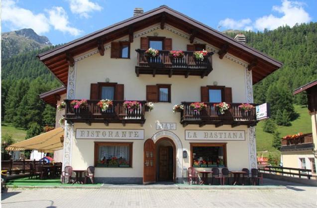 La Bastiana Apartments Ливиньо Экстерьер фото